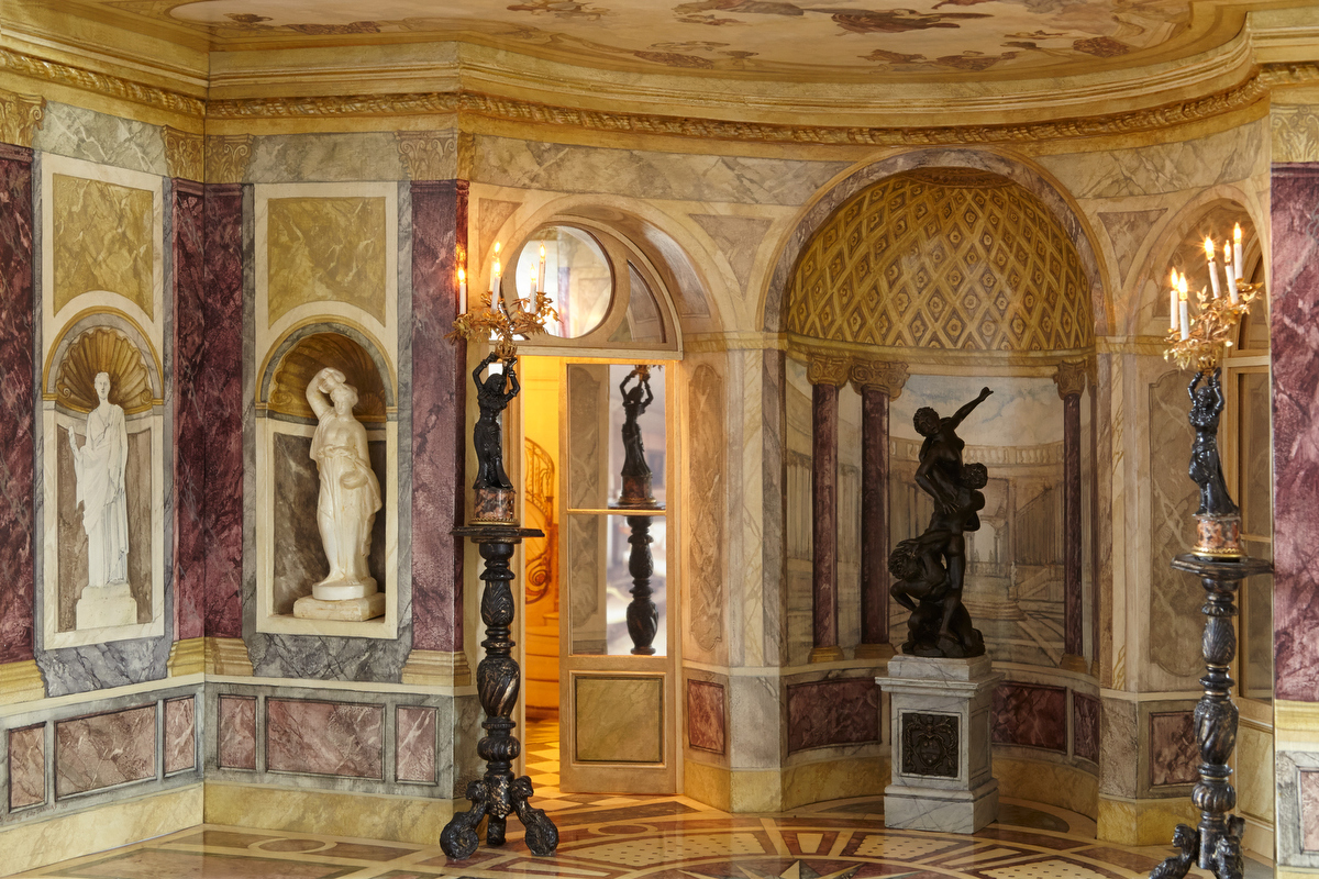 0075 Versailles E.Yannas hall